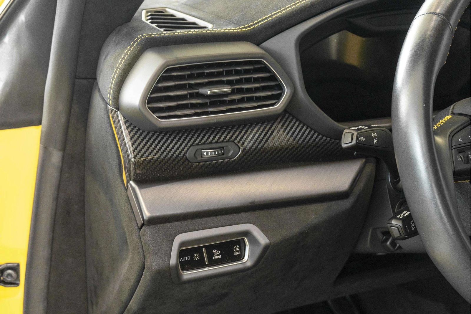 Used 2024 Lamborghini Urus Performante AWD/4WD image 35