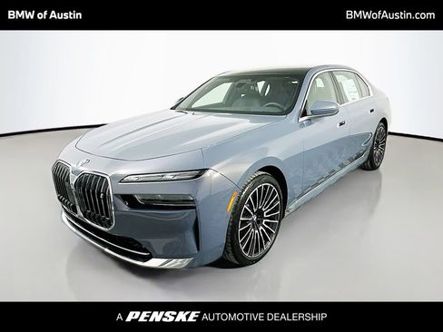 Used 2025 BMW i7 eDrive50 w/ Executive Package image 1