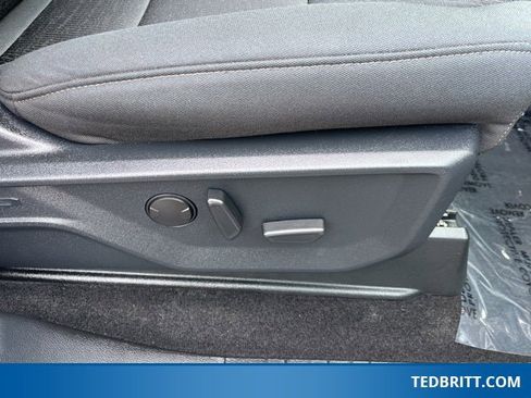 Certified 2022 Ford F150 XLT w/ Equipment Group 302A High image 21