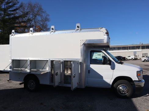 New 2026 Ford E-450 and Econoline 450 Super Duty w/ Power Equipment Group image 4