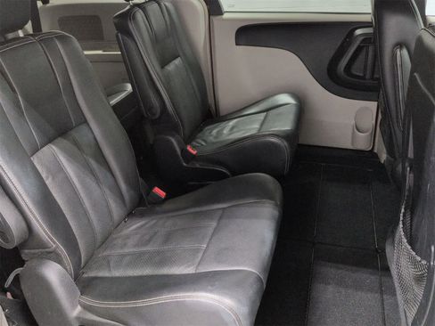 Used 2012 Chrysler Town & Country Touring w/ Entertainment Group #1 image 21