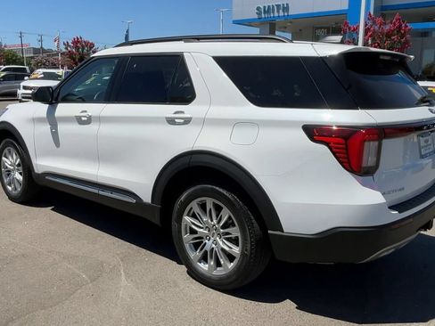 Used 2025 Ford Explorer Active w/ Active Comfort Package AWD/4WD image 5