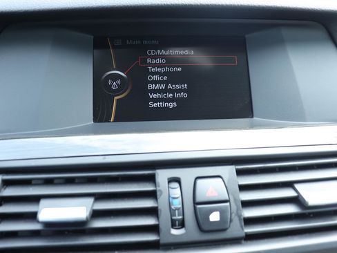 Used 2013 BMW 528i Sedan RWD image 27
