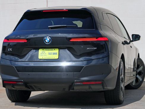Used 2022 BMW iX xDrive50 w/ Premium Package AWD/4WD image 5