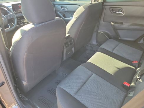 Used 2024 Nissan Rogue SV image 10