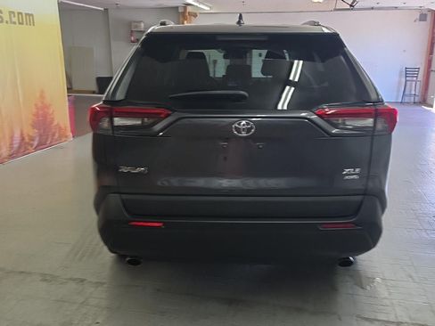 Used 2019 Toyota RAV4 XLE Premium w/ Cold Weather Package AWD/4WD image 19