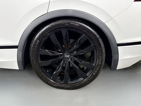 Used 2021 Volkswagen Tiguan SE R-Line FWD image 37