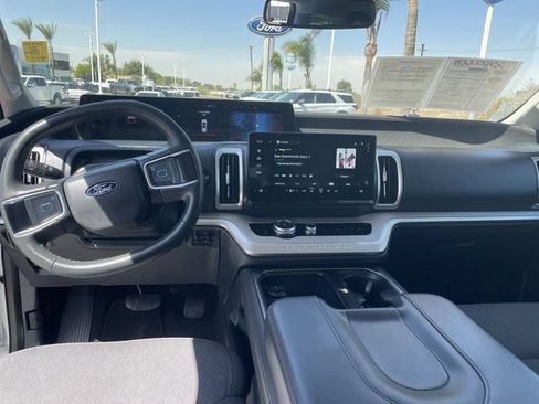 Used 2025 Ford Expedition Active RWD image 20