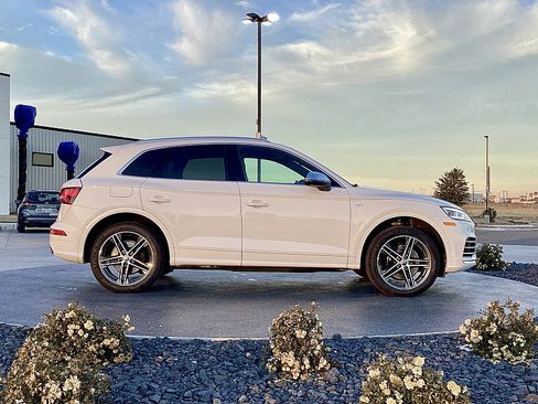 Used 2018 Audi SQ5 Premium Plus w/ Navigation Package image 4