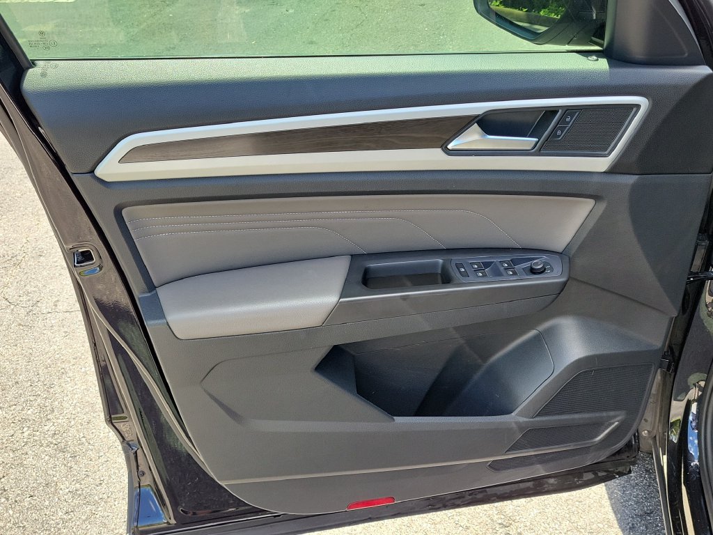 Used 2022 Volkswagen Atlas SE FWD image 16