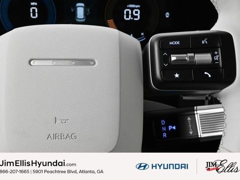 Used 2025 Hyundai Santa Fe SE image 17