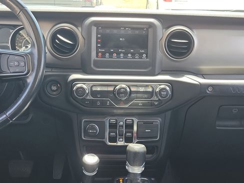 Used 2021 Jeep Wrangler Unlimited Sport AWD/4WD image 18