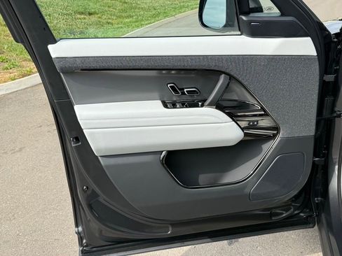 New 2026 Land Rover Range Rover Sport SE image 16