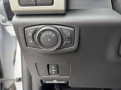 Used 2020 Ford F350 Lariat w/ Lariat Value Package AWD/4WD image 22