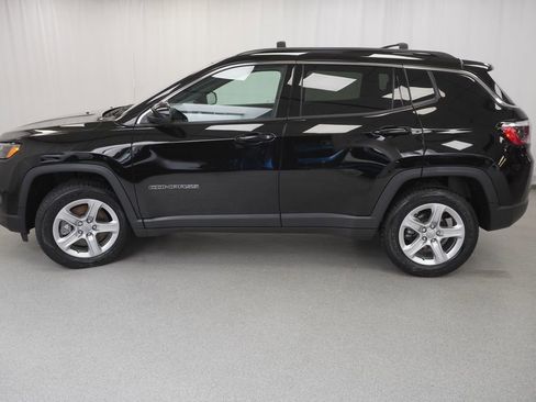 Certified 2023 Jeep Compass Latitude image 15