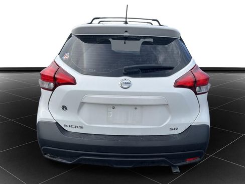 Used 2018 Nissan Kicks SR w/ Exterior Package FWD image 4