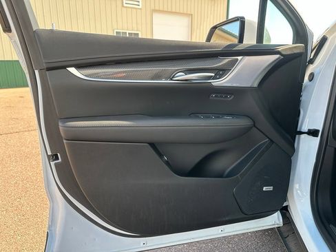 Used 2024 Cadillac XT5 Sportv AWD/4WD image 11