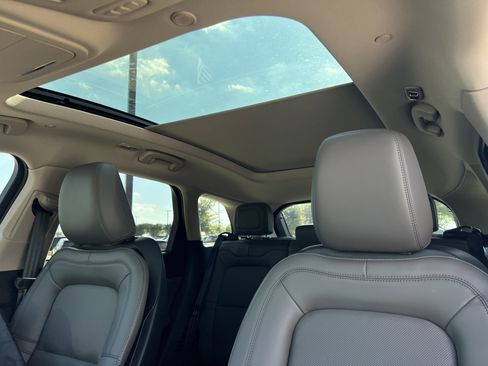 New 2025 Lincoln Corsair FWD w/ Equipment Group 101A image 25