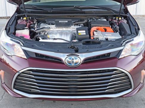 Used 2018 Toyota Avalon XLE Premium image 7