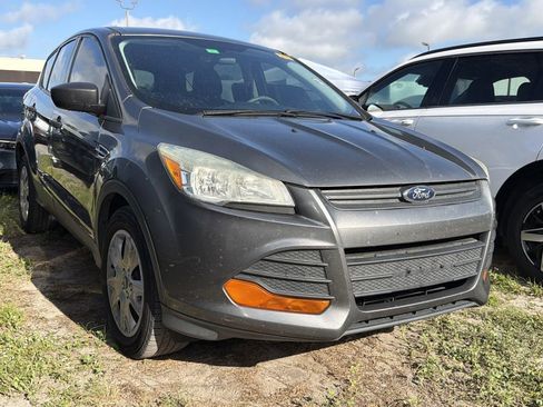 Used 2014 Ford Escape S FWD image 1