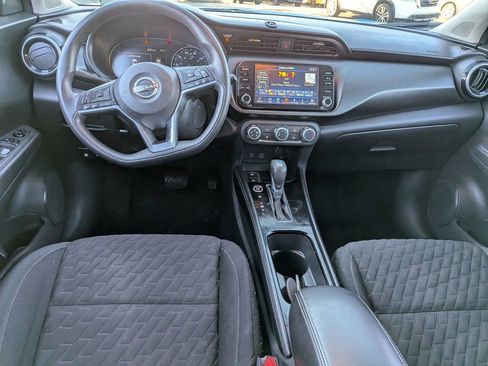 Used 2023 Nissan Kicks SV image 27
