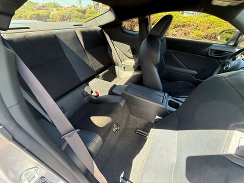 Used 2023 Toyota GR86 Premium w/ ALL Weather Mat Package (TMS) RWD image 28