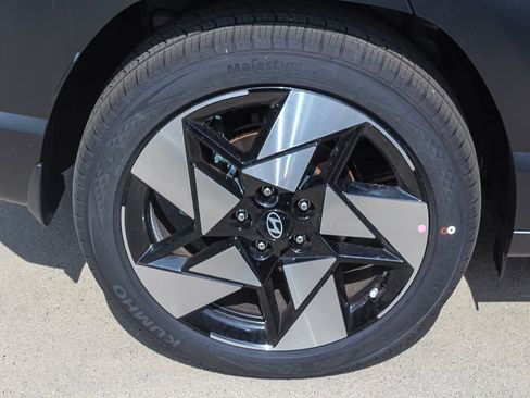 New 2026 Hyundai Kona Limited FWD image 9