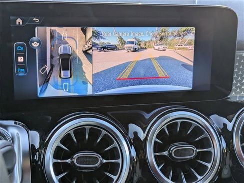 New 2026 Mercedes-Benz GLB 250 image 11