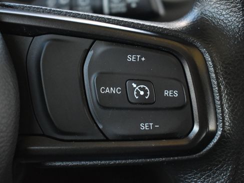 Used 2018 Jeep Wrangler Unlimited Sport image 19