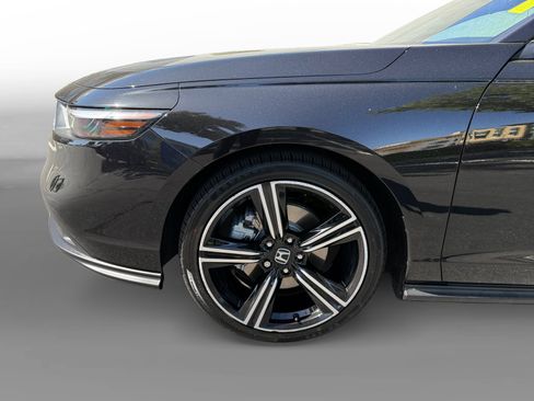 Used 2025 Honda Accord Sport image 9
