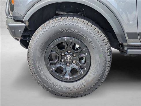 Used 2023 Ford Bronco Wildtrak image 9