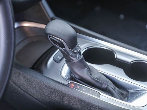 Used 2021 Chevrolet Malibu LT FWD image 18