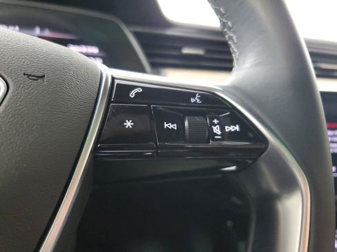 Used 2024 Audi Q8 e-tron Premium Plus AWD/4WD image 23