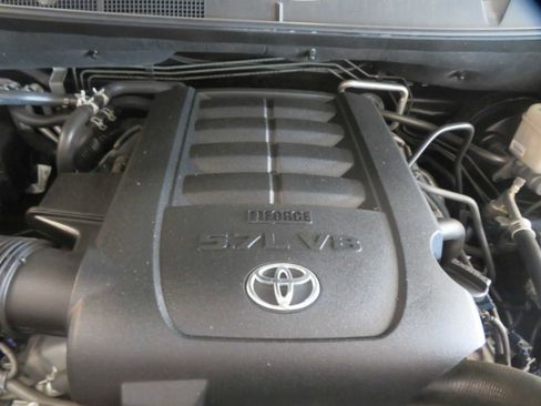 Used 2017 Toyota Sequoia Platinum AWD/4WD image 76