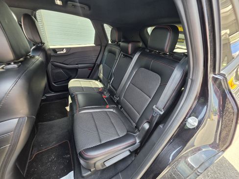 Used 2023 Ford Escape ST-Line AWD/4WD image 10