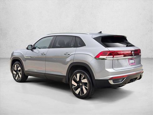 Used 2025 Volkswagen Atlas Cross Sport SE AWD/4WD image 7