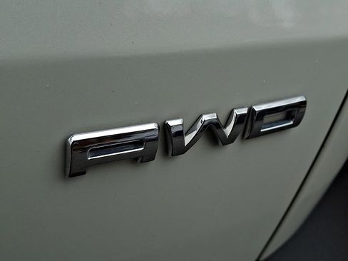 Used 2025 Ford Escape ST-Line w/ Tech Pack #1 AWD/4WD image 31