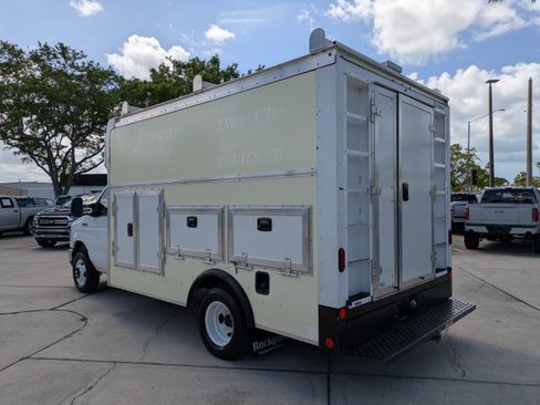 Certified 2023 Ford E-450 and Econoline 450 Super Duty w/ Power Windows & Locks Group RWD image 6