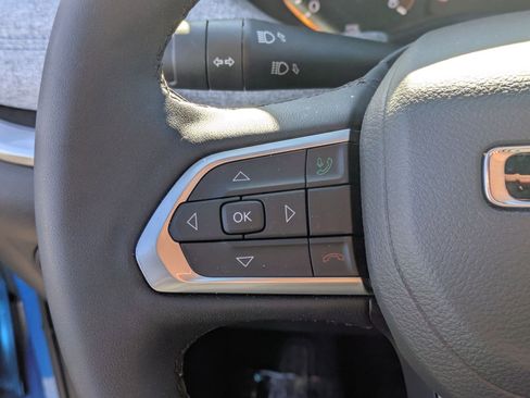 Certified 2025 Jeep Compass Latitude image 16