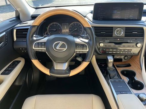 Used 2021 Lexus RX 350L Premium w/ Premium Package AWD/4WD image 11