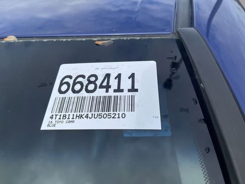 Used 2018 Toyota Camry XLE FWD image 3