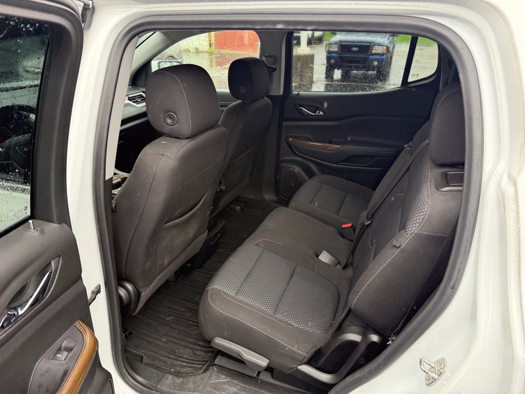 Used 2020 GMC Acadia SLE w/ Trailering Package FWD image 7