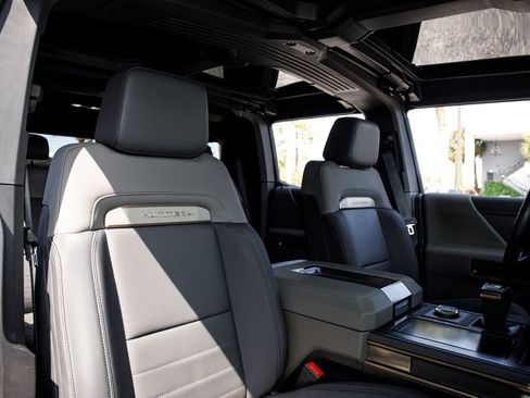 Used 2024 GMC Hummer EV 2X image 10