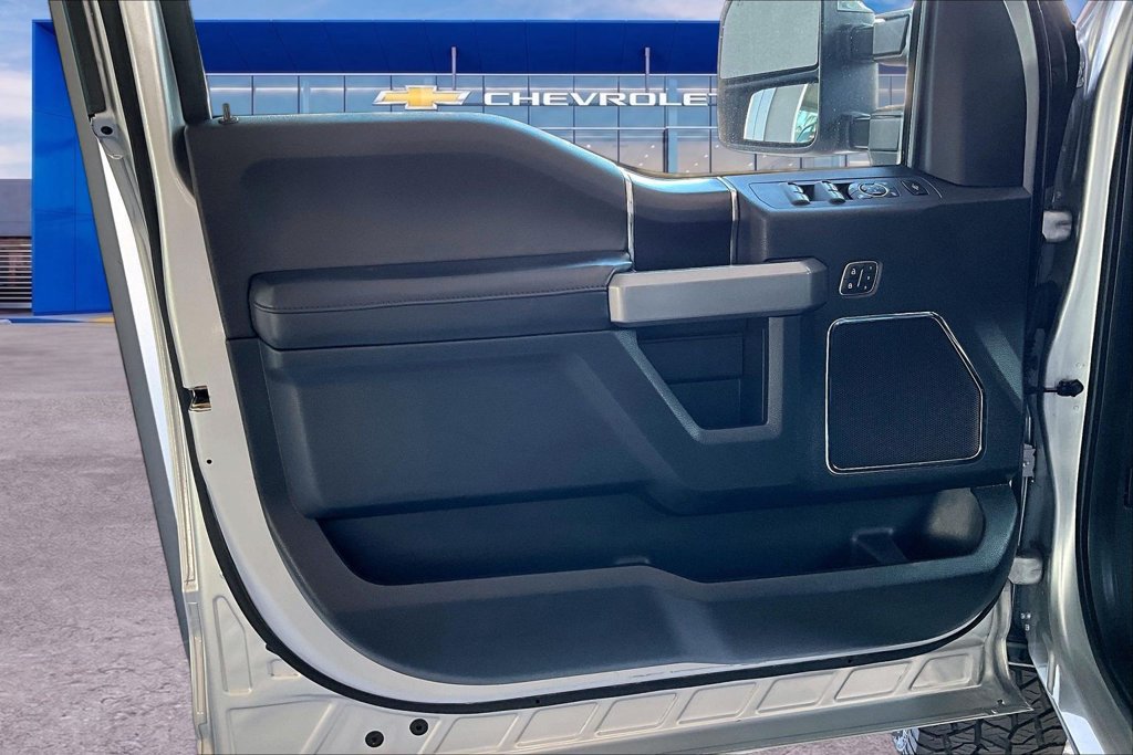 Used 2018 Ford F250 Platinum w/ Platinum Ultimate Package AWD/4WD image 17