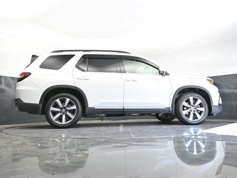 Used 2025 Honda Pilot Elite image 34