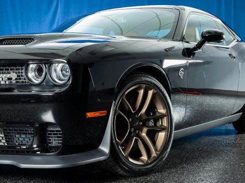 Used 2023 Dodge Challenger SRT Hellcat w/ Driver Convenience Group image 4