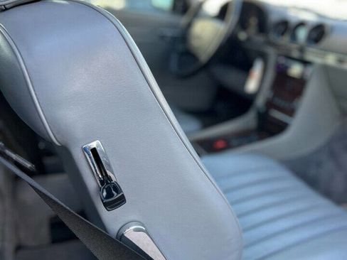 Used 1987 Mercedes-Benz 560 SL image 12