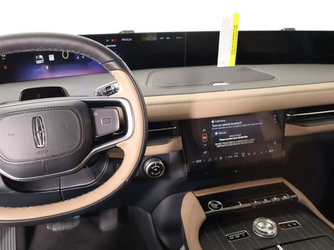 New 2026 Lincoln Navigator L Black Label AWD/4WD image 6