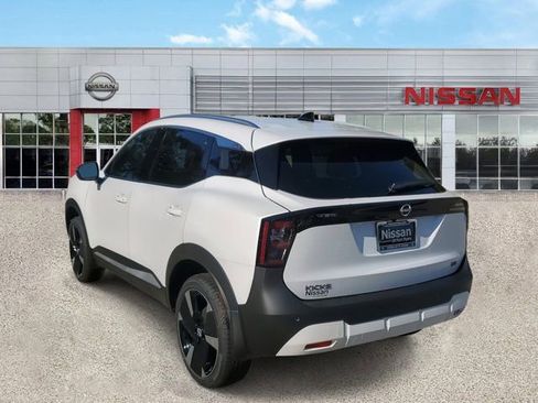 New 2026 Nissan Kicks SR FWD image 2