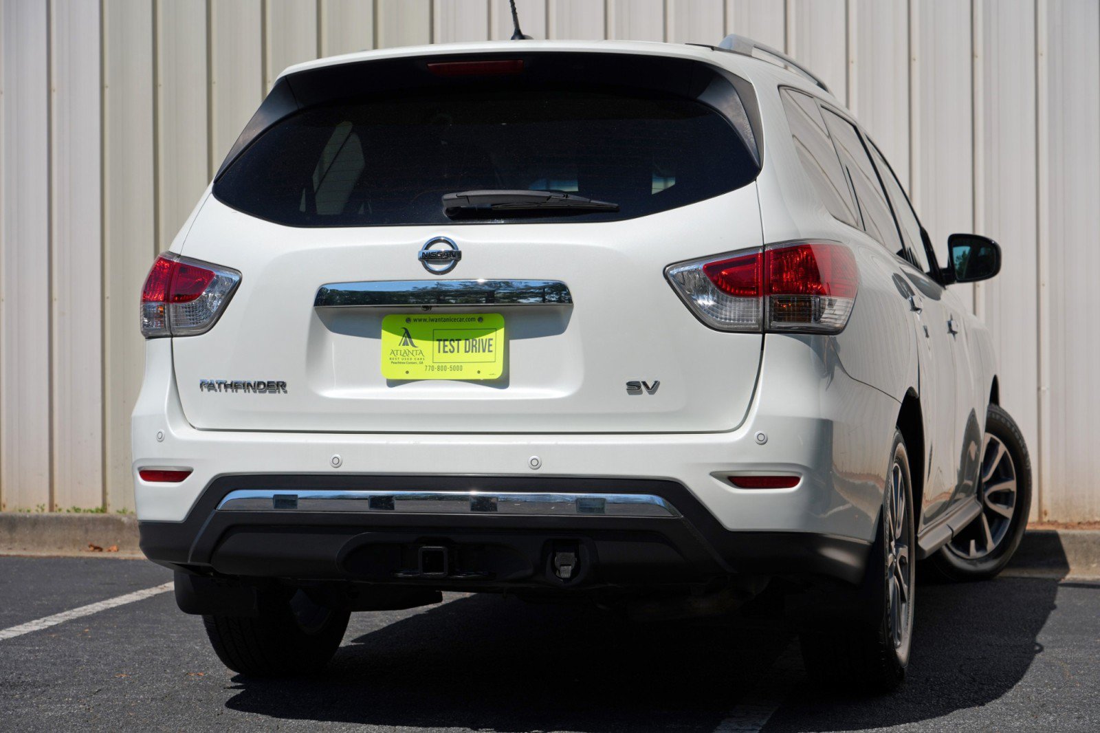 Used 2015 Nissan Pathfinder SV w/ Trailer Tow Package FWD image 4